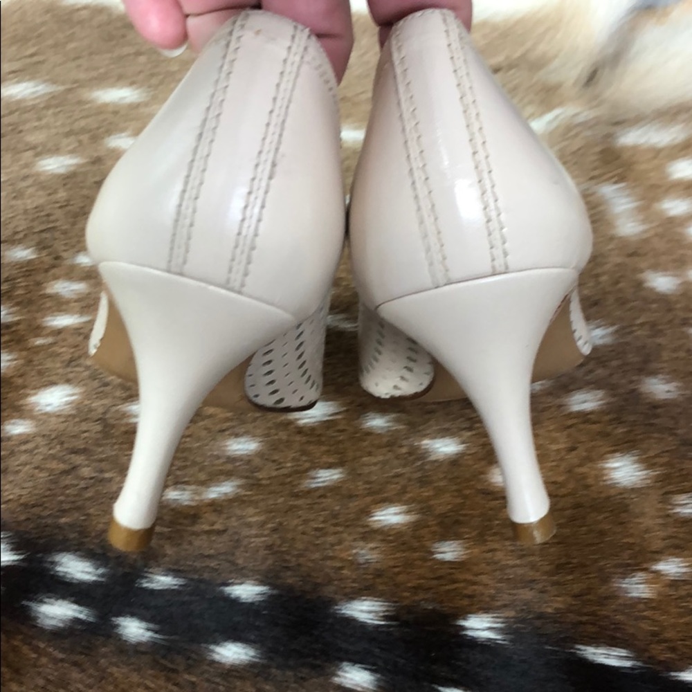 Stuart Weitzman Tan Pointed Heels Size 7.5 Ss - image 3